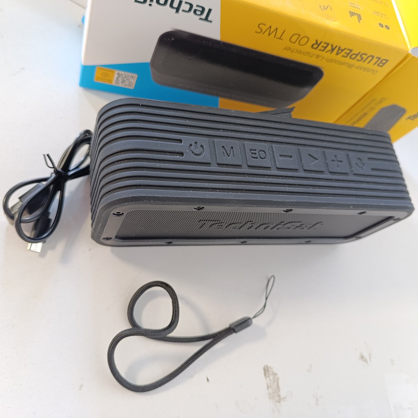 266231 - TECHNISAT BLUSPEEKER OD TWS - Altoparlant Bluetooth për jashtë, Stereo, 30 vat, Funksion pa duar me mikrofon, Përpara metalike dhe kornizë gome, IPX6, Bateri, USB-C, True Wireless, i zi