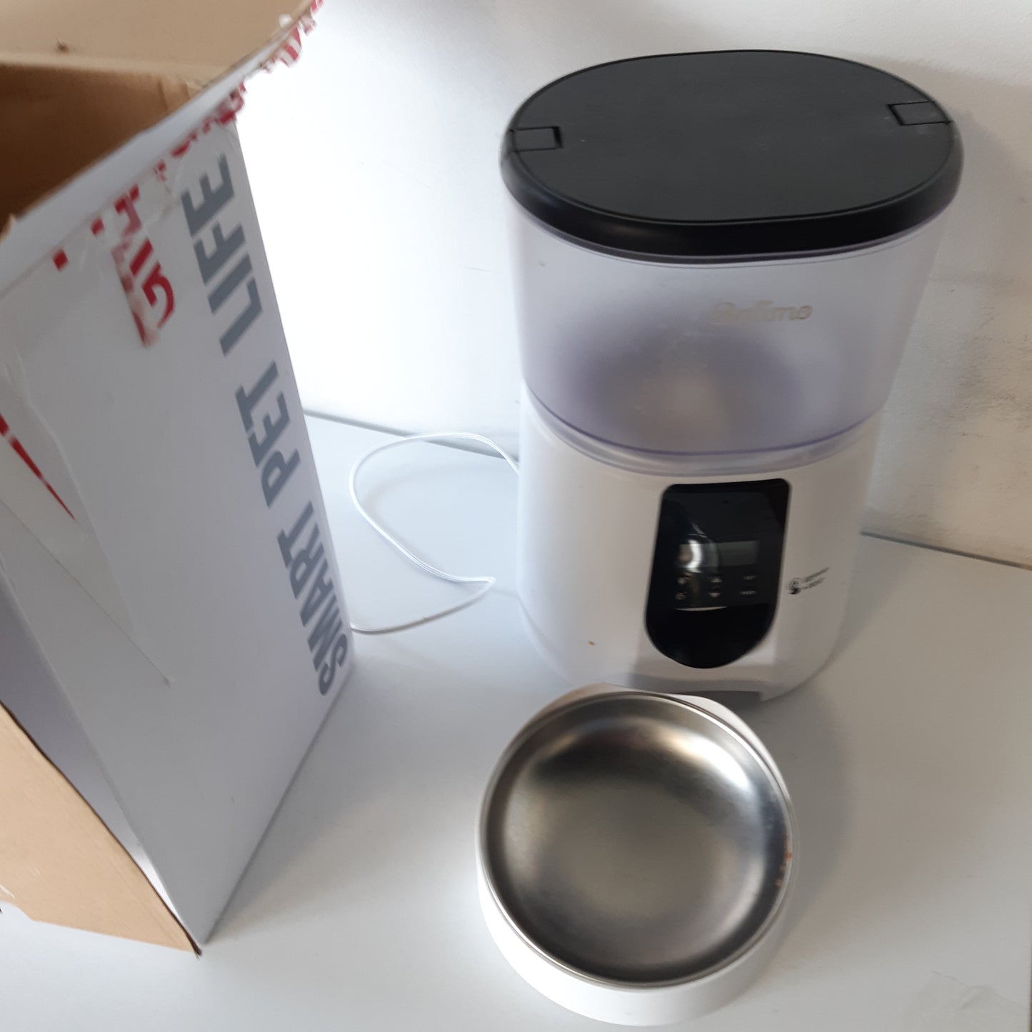 255555 - Balimo Ushqyes Automatik për Mace, 4L, 1-4 Vakte/Ditë, Regjistrim Zëri 10S, Tas Çelik Inoks, Kapak me Mbyllje Rrotulluese, i Bardhë Transparent