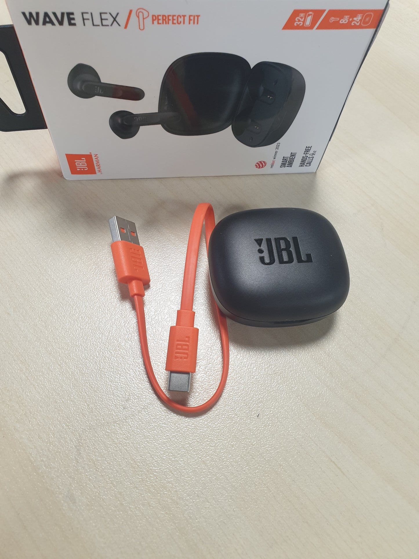 266121 - JBL WAVE FLEX - Kufje Pa Tel për Në Vesh, IP54 dhe IPX2, Teknologji TalkThru dhe AmbientAware, 32-Orë jetëgjatësi baterie, E Zezë