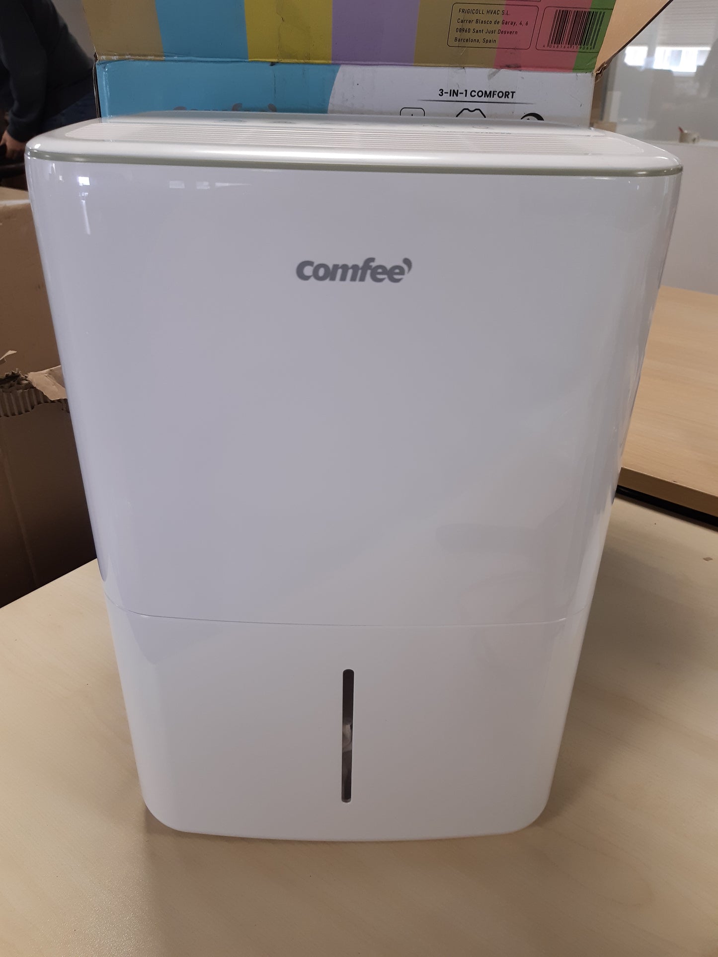 167011 - COMFEE Tharëse Ajri 10L/ditë, Përshtatshme për Dhoma 40m³ (16m²), Shkrirje Automatike, Bllokim për Fëmijë, Ulje Zhurme, Ftohësi R290, Modeli CDDOE-10DEN7-QA3(BE)