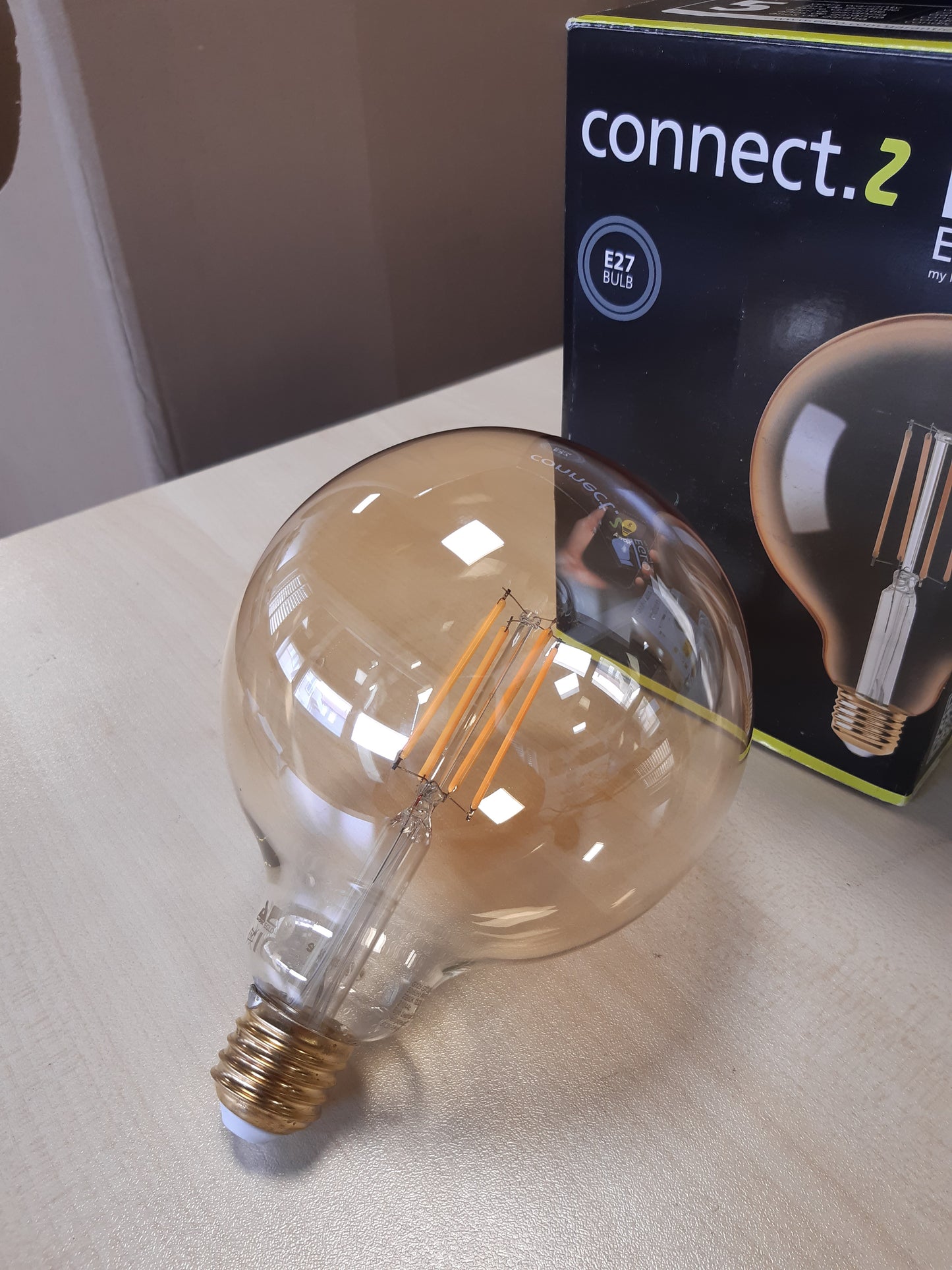 247672 - Llampa LED EGLO Connect.z E27, G125, ZigBee, Kontroll Zëri, 650 Lumen, 6 Vat, Llampa Vintage Amber