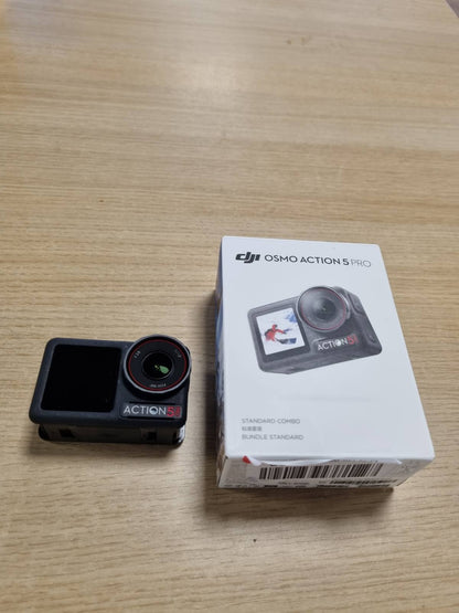 158405 - DJI Osmo Action 5 Pro Standard Combo, Kamerë Aksion 4K për Përdorim të Përditshëm | Sensor 1/1.3″, Video 4K/120fps, Gjurmim Subjektesh, Stabilizim, Ekrane me Prekje OLED të Dyfishtë, Rezistent ndaj Ujit, për Sporte dhe Vlogime