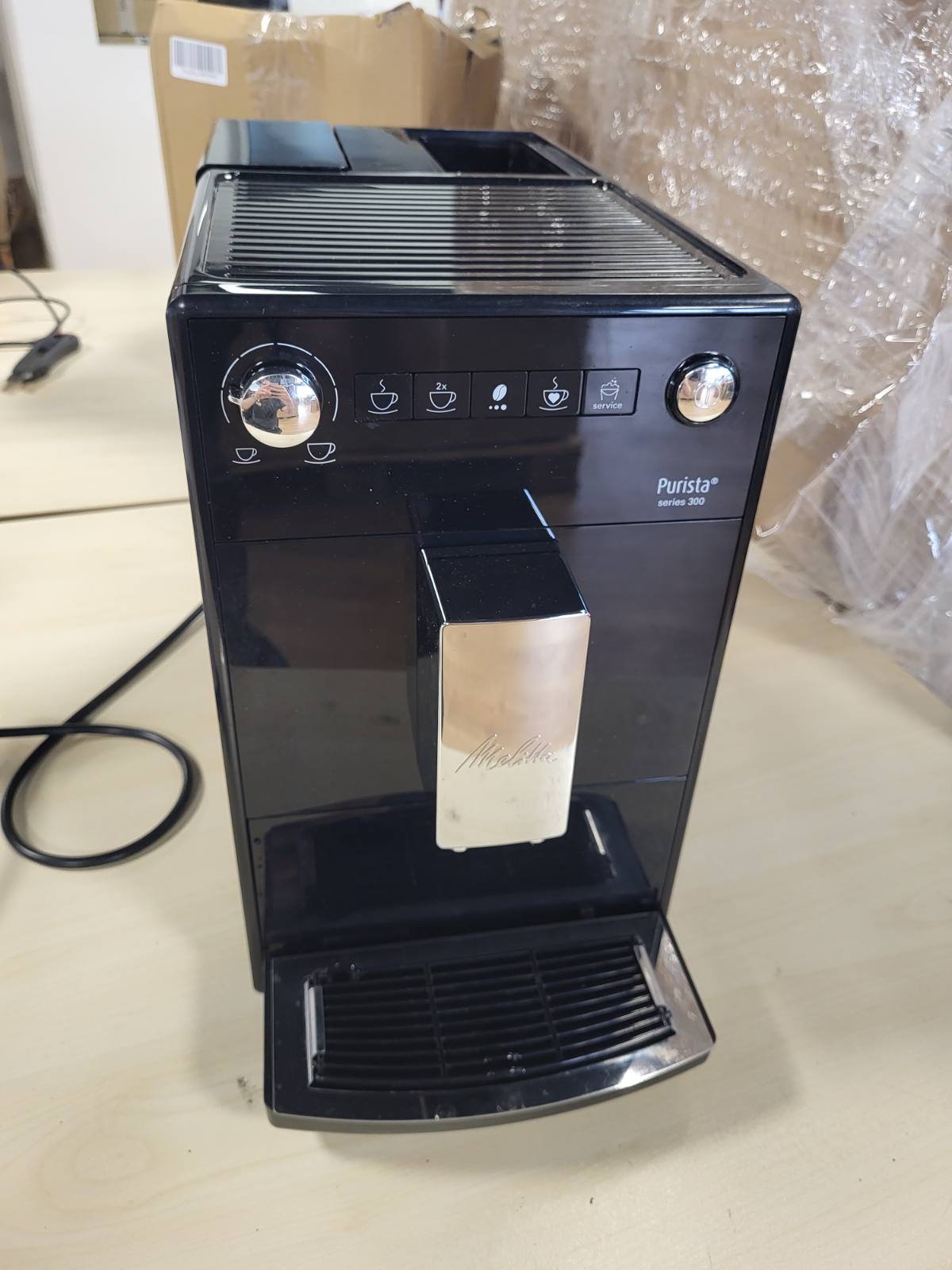 162022 - MELITTA Purista F 230-102 - Makinë Kafeje Automatike me Mulli Konik të Heshtur, Buton Përzgjedhjeje Direkte, Funksion 2 Filxhanësh, Gjerësi 20 cm, Njësi e Lëvizshme për Përgatitje, Ngjyra: E Zezë