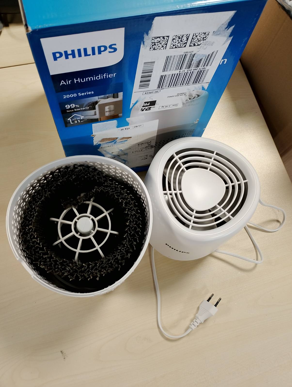 162315 - PHILIPS Lagështues Avullues nga Seria 2000 me Lagështi Higjienike, Eliminues i 99.97% të Baktereve, Kapaciteti i rezervuarit të ujit 2L, Shpejtësi 190 ml/orë, Përshtatshëm për Dhomat deri në 31 m², Niveli i Zhurmës Ultra i Ulët 32dB
