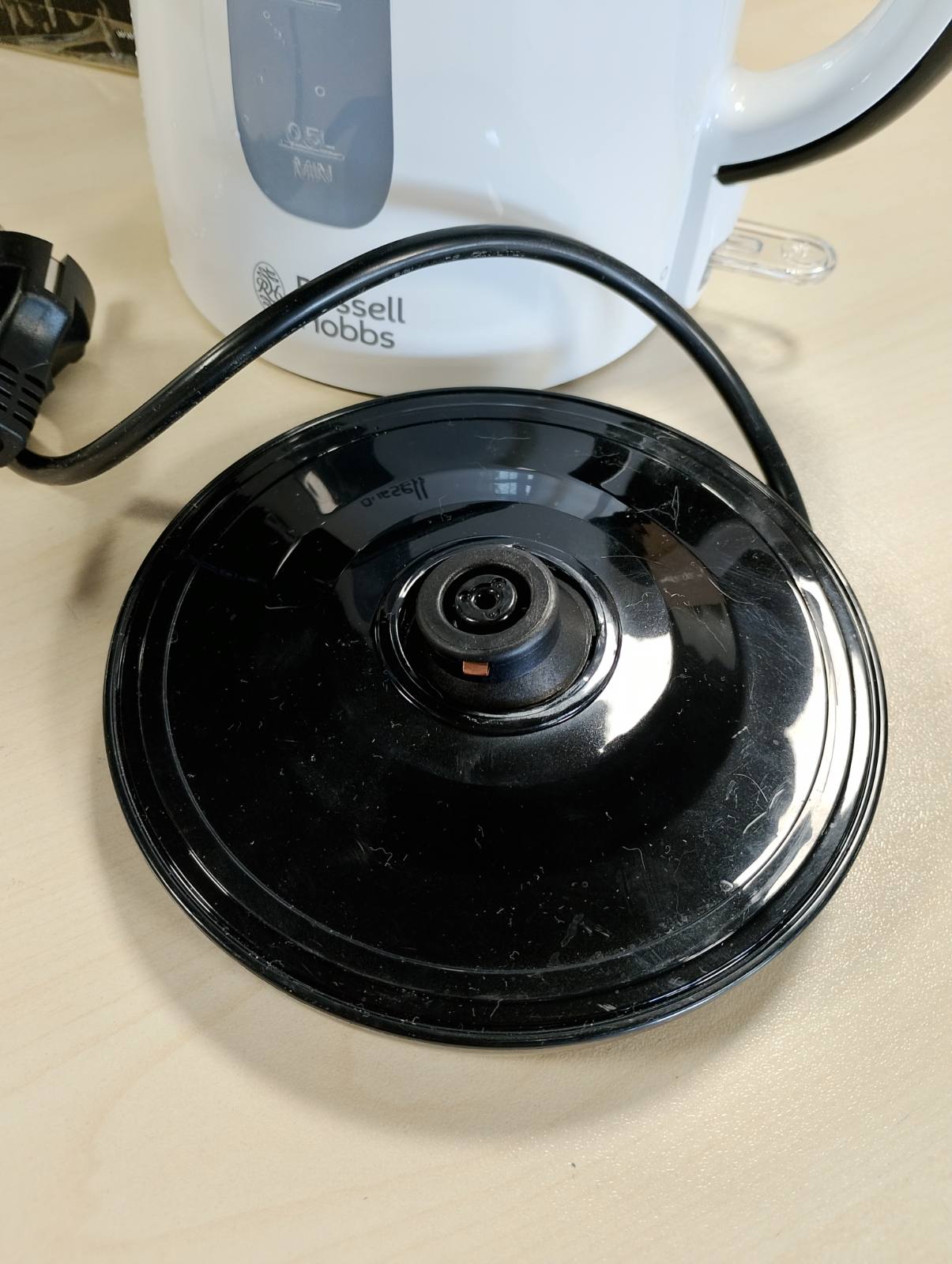 162695 - RUSSELL HOBBS Çajnik My Breakfast, 1.7L, 2200W, me Element Ngrohës të Fshehur, Filtër Lëvizshëm Kundër Gëlqeres, Fikje Automatike, Tregues i Nivelit të Ujit të Jashtëm, Hapje Automatike e Kapakut, Modeli 25070-70