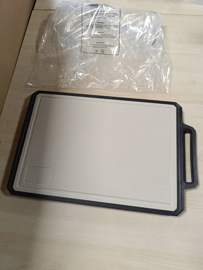 162705 - ROTTOGOON Dërrasë Prerjeje Kuzhine, Plastike e Fortë dhe Çelik Inoks, Dy Anë, Madhësia 40cm x 27cm, me Kanal, Dorezë Praktike dhe Mbështetëse Dyshemeje