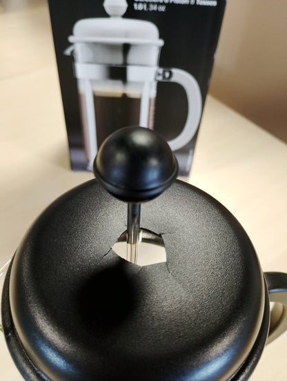 162745 - BODUM Makinë për Kafe French Press Caffettiera, Kapak Plastik i Zi dhe Kornizë Çeliku Inox, Kapaciteti 8 Filxhanë/34 Ons