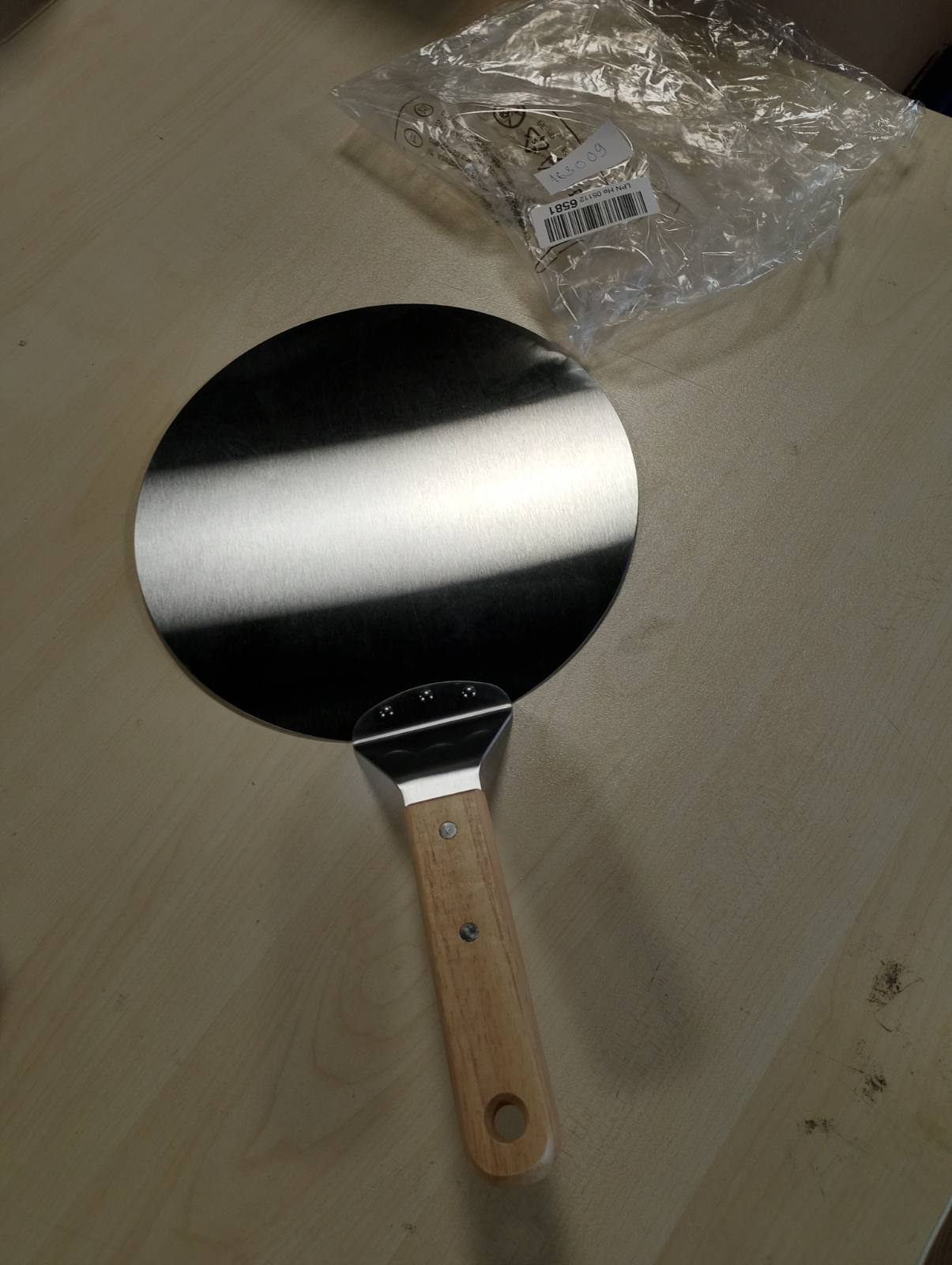 163009 - VEVOK CHEF - Tavë për Pice prej Çeliku Alumini Premium, 22cm, Madhësi 25.5x25.5cm, me Doreza Druri, Përshtatshme për Pjekje Pice