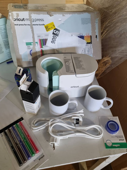 183026 - CRICUT Seti Fillestar për Presë Filxhanësh me Materiale Presë Nxehtësie - Përdorueshëm për Filxhanë, Filxhanë Kafeje, Shishe Uji dhe Qese - Transferim Sublimimi i Personalizuar