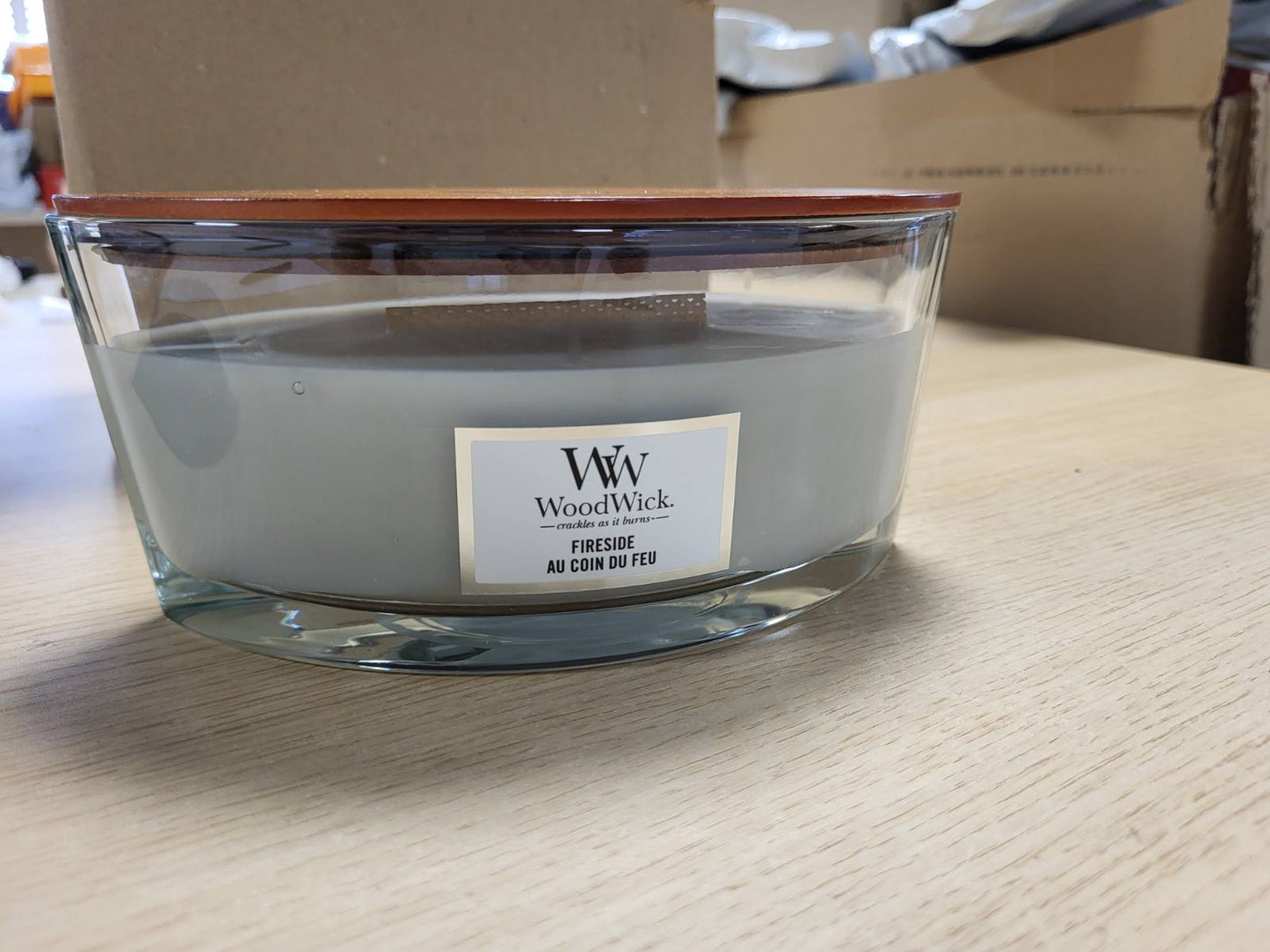 183499 - WOODWICK Qiri Aromatik Ellipse 'Pranë Zjarrit', me Fitil Kërcitjeje, Koha e Djegies deri në 50 Orë