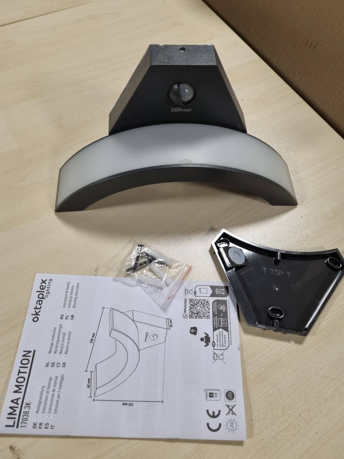 183518 - OKTAPLEX Llambë e Jashtme Lima Motion me Sensor Lëvizjeje, LED e Bardhë e Ngrohtë, IP54, 750lm, 10W, Dritë Muri, Antracit, Ndriçim i Jashtëm, 3000K