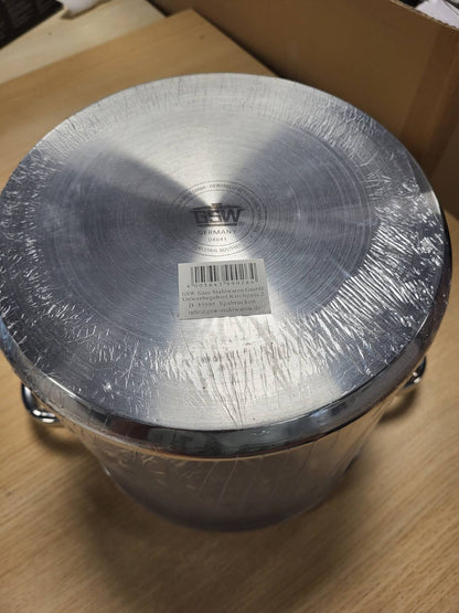 183857 - GSW - Tenxhere perimesh MONTREAL me kapak, material çelik inox, ⌀24 cm, argjend/transparent, doreza metalike të ftohta, e përshtatshme per induksion dhe furë.
