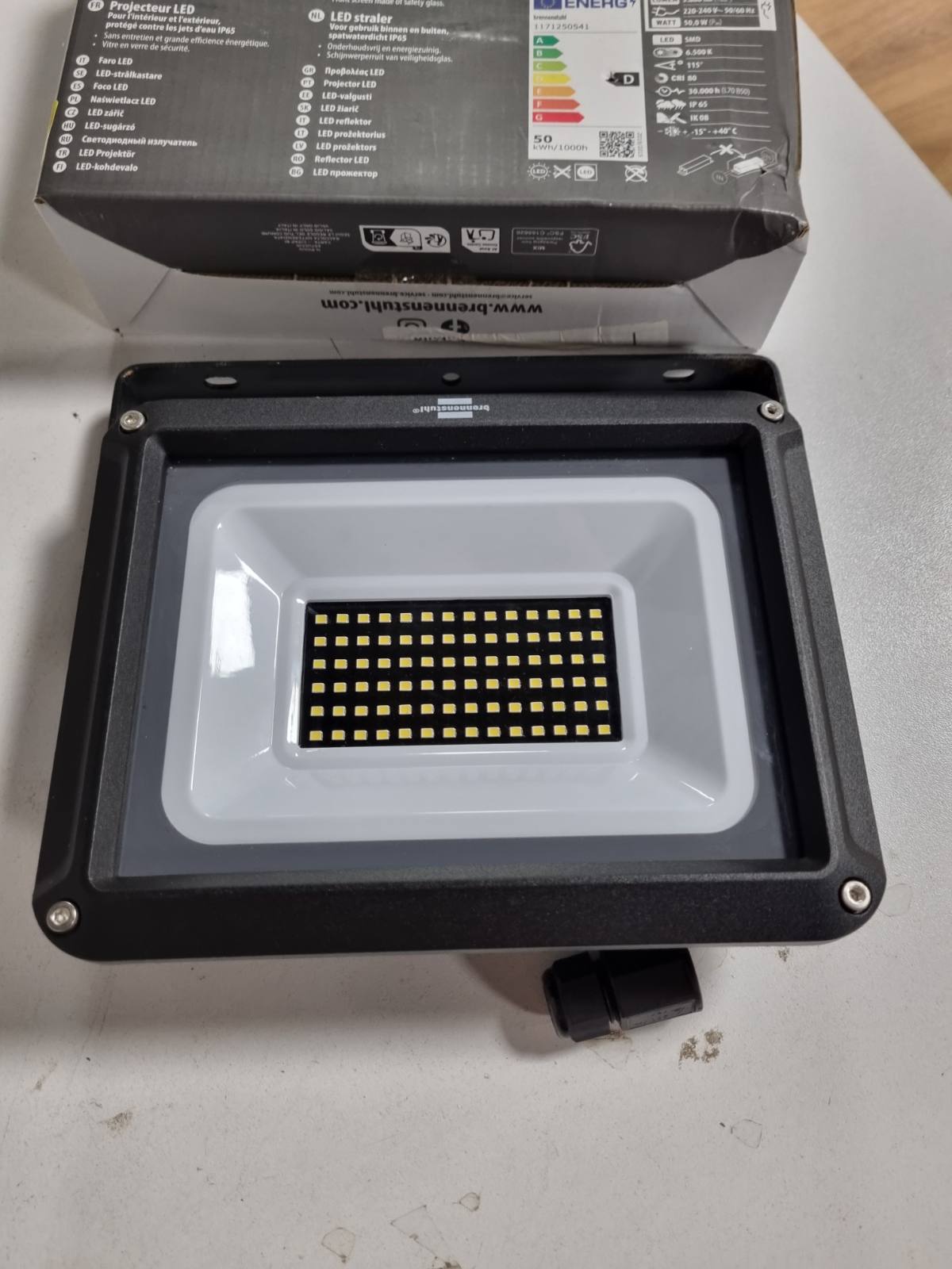 183984 - BRENNENSTUHL JARO 7060 Dritë Reflektuese LED 50W për Përdorim të Jashtëm, Fluksi i Ndriçimit 5800lm, Ndërtuar nga Alumini, IP65, Montim në Mur