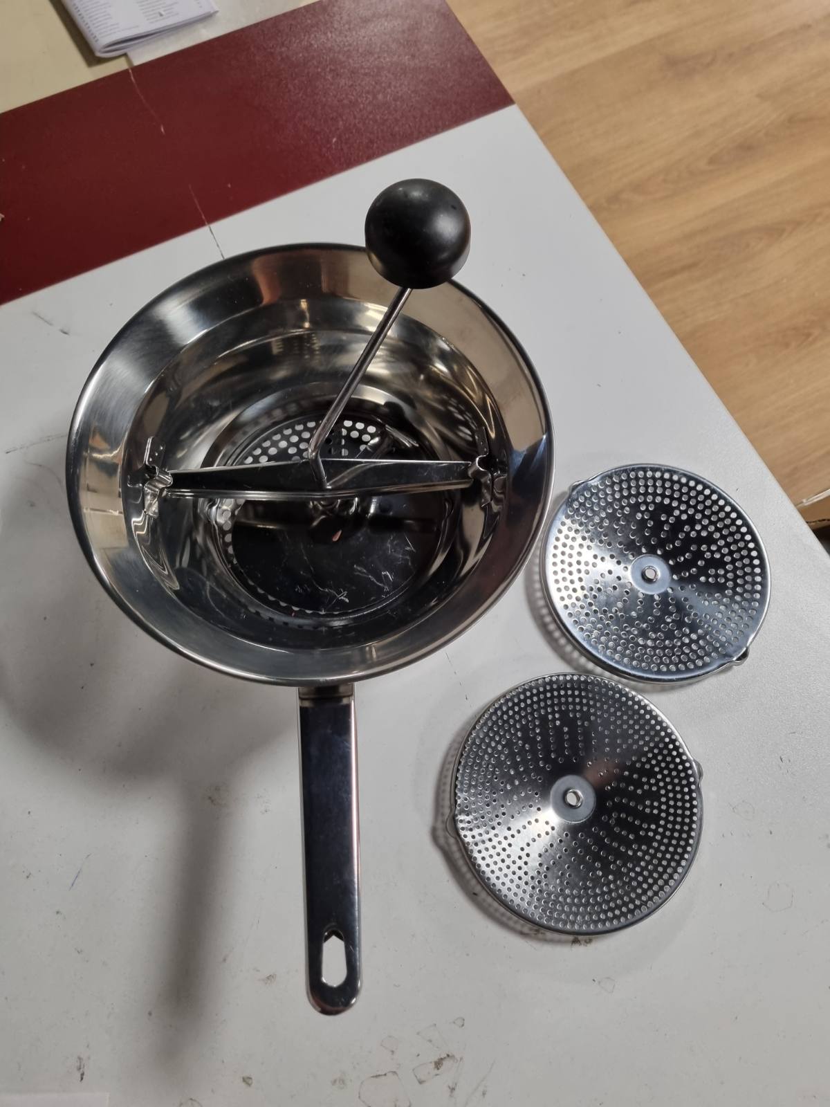 184080 - FACKELMANN 2764250 Mulli përimesh prej çeliku inox, Gri, 24 cm