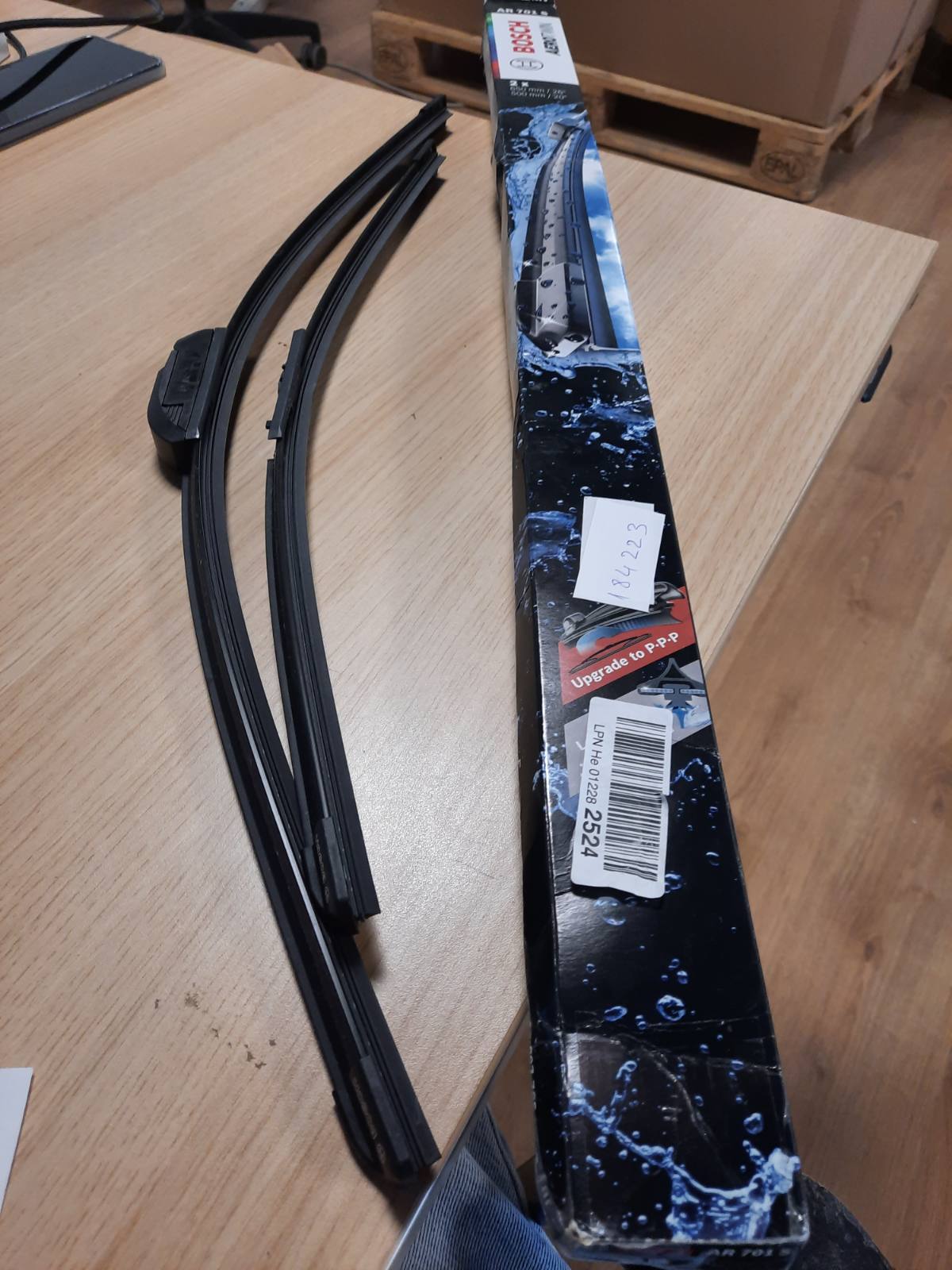 184223 -  BOSCH Fshirëse Xhami Aerotwin AR701S, Komplet për Xhamin e Përparmë, Gjatësia: 650mm/500mm