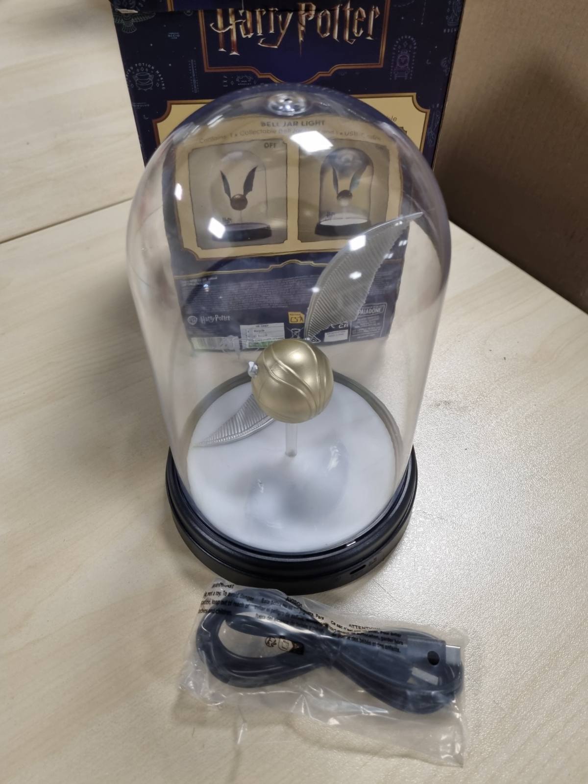 184304 - HARRY POTTER Llambë Levituese Golden Snitch - Llambë Tavoline e Aktivizuar me Prekje, Dekor Zyrtar dhe Dhurata Koleksionuese
