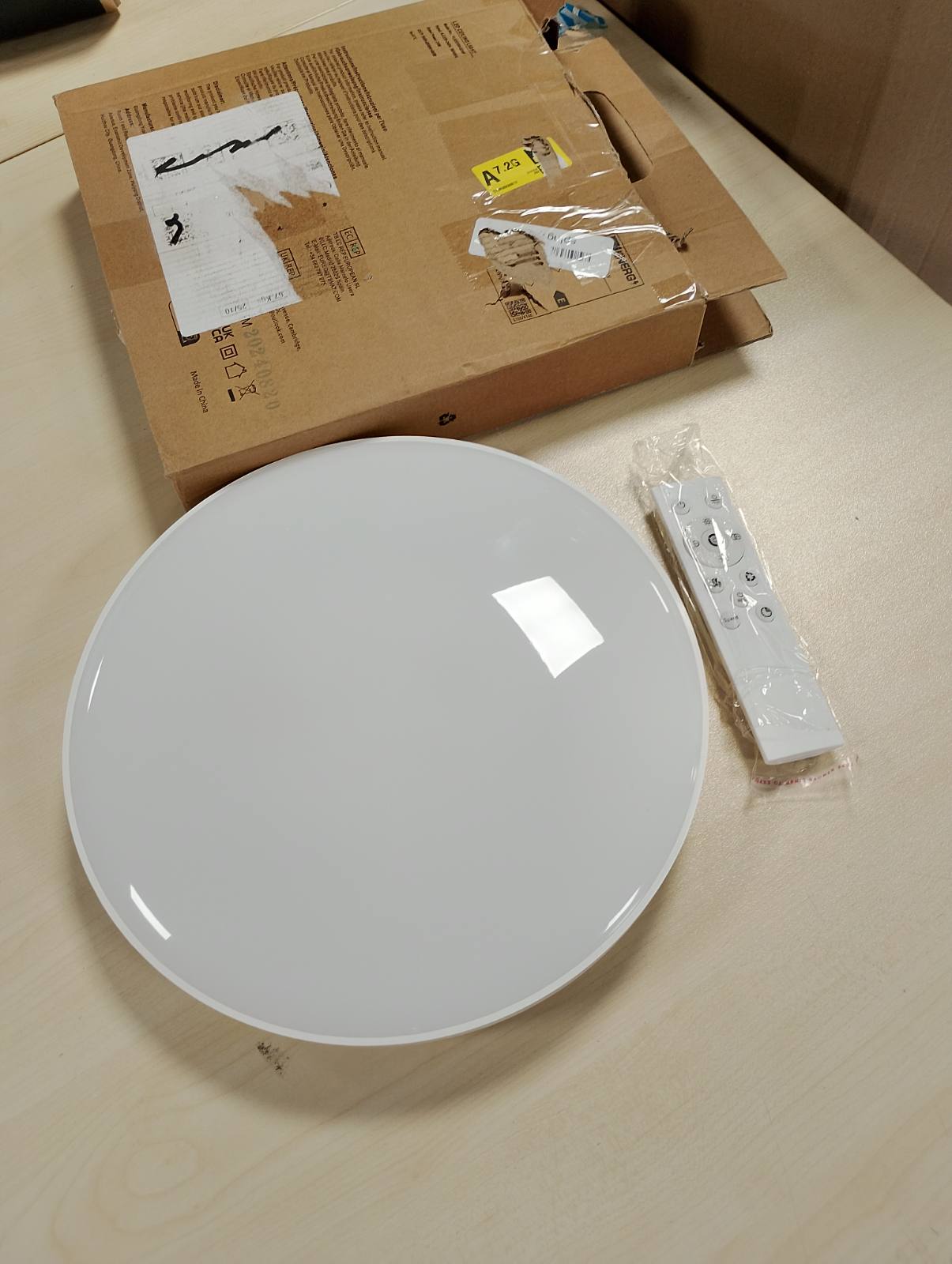 184348 - LED Llambë e Tavanit me 24W, Errësim dhe Telekomandë, RGB që Ndryshon Ngjyrën, e rrumbullakët 3000K-6500K, Dritë Sheshtë 2400LM, e Përshtatshme për Dhomë Gjumi, Kuzhinë, Dhomë Ndenjeje, Korridor, Ballkon, Banjo, Dhomë Ngrënieje