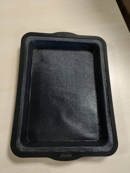 184394 - ZENKER Tavë Pjekjeje 36x26cm, Prej Silikoni të Përforcuar me Fibra Qelqi, Buzë Najloni të Fortë, Jo-ngjitëse, E Zezë