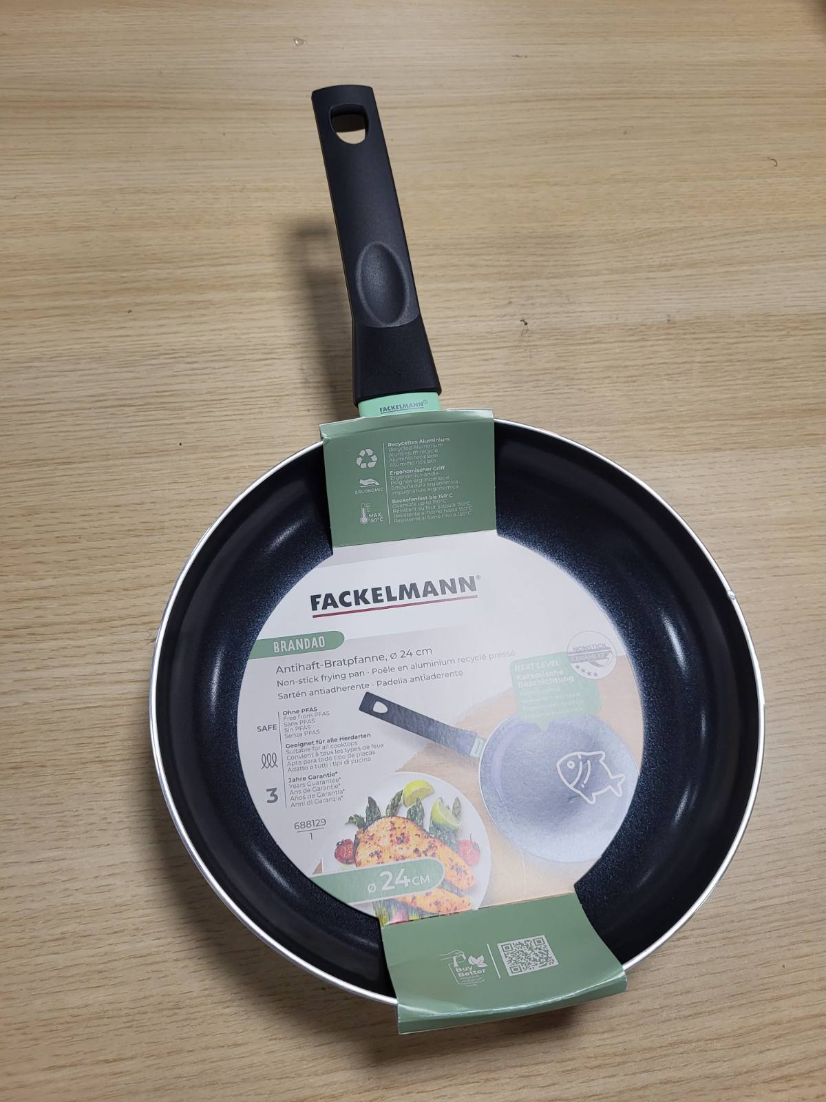184590 - FACKELMANN BRANDAO - Tigan Prej Alumini i Ricikluar, Ø 24 cm, Veshje Qeramike pa PFAS, Dorezë Ergonomike, Vetëm Larje Me Dorë, Ngjyre e Zezë