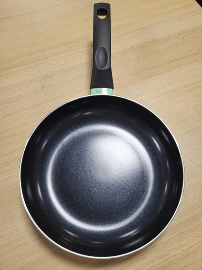 184590 - FACKELMANN BRANDAO - Tigan Prej Alumini i Ricikluar, Ø 24 cm, Veshje Qeramike pa PFAS, Dorezë Ergonomike, Vetëm Larje Me Dorë, Ngjyre e Zezë