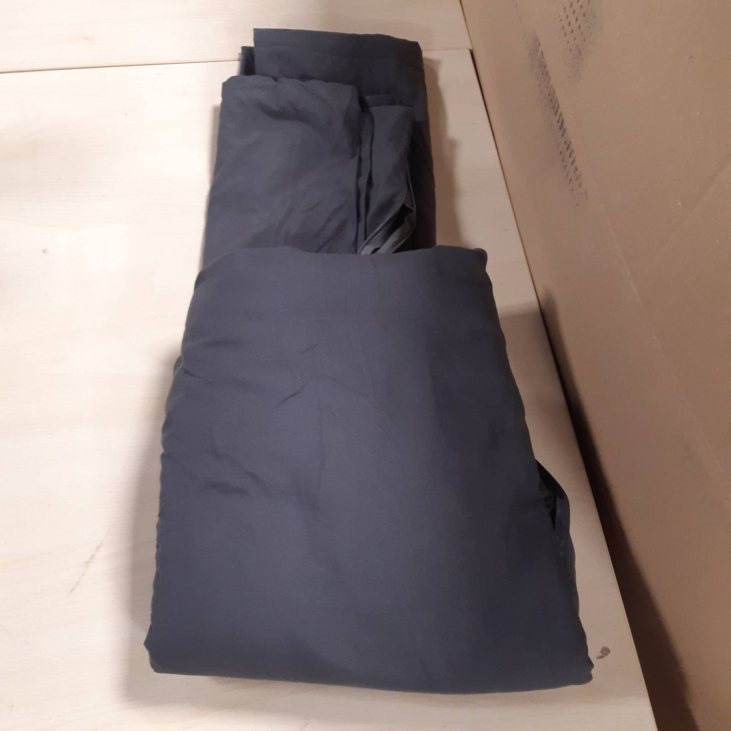 184770 - DREAMZIE - Mbulesë Jorgani 200x200cm dhe 2 Mbulesa Jastëku 50x70cm, Set 3 Copësh për të Rritur, Material Mikrofibër Gri i Errët, i Çertifikuar nga Oeko-Tex