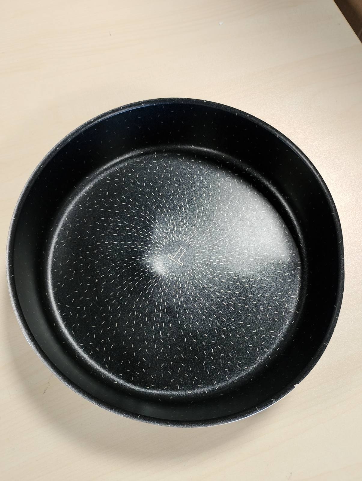 185196 - TEFAL Tigan me Formë Pranvere SUCCESS 24cm, Shtresë Jo-Ngjitëse, Alumin i Ricikluar 100%, Prodhim Francez, Ngjyrë Çokollatë J1609602
