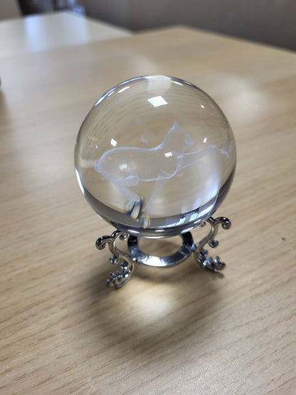 185210 - HDCRYSTALGIFTS Top Kristali për Mace me Mbështetëse, Sferë Kristali Dekorative e Gdhendur me Lazer 3D, Madhësi 2.5 inç, Transparente