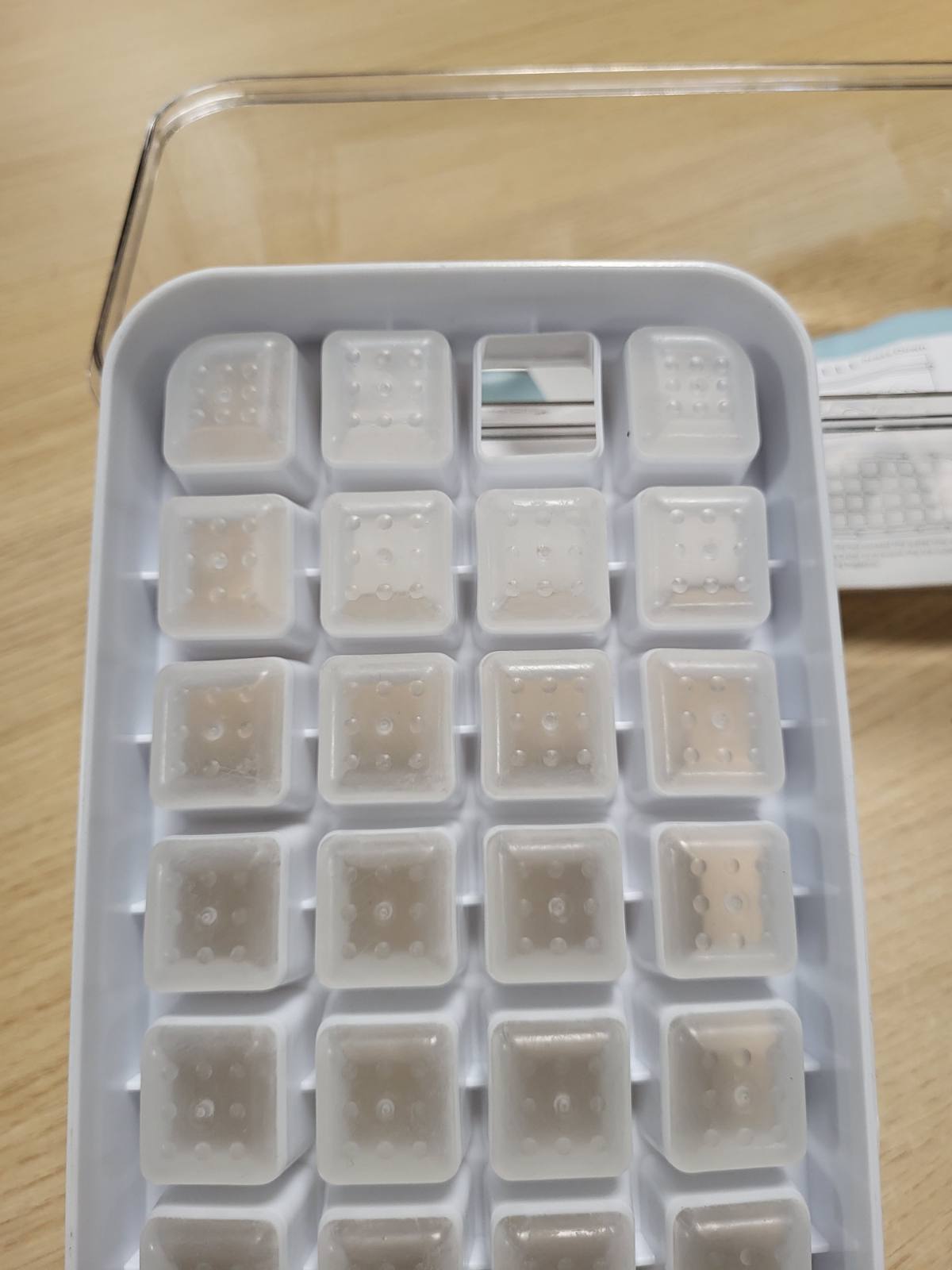 185615 - TABAKA Akulli me Kapak dhe 64 Rrjeta, Tabaka Katrore Akulli pa BPA, e Lehtë për t'u Hequr, 2 Nivele, Blu