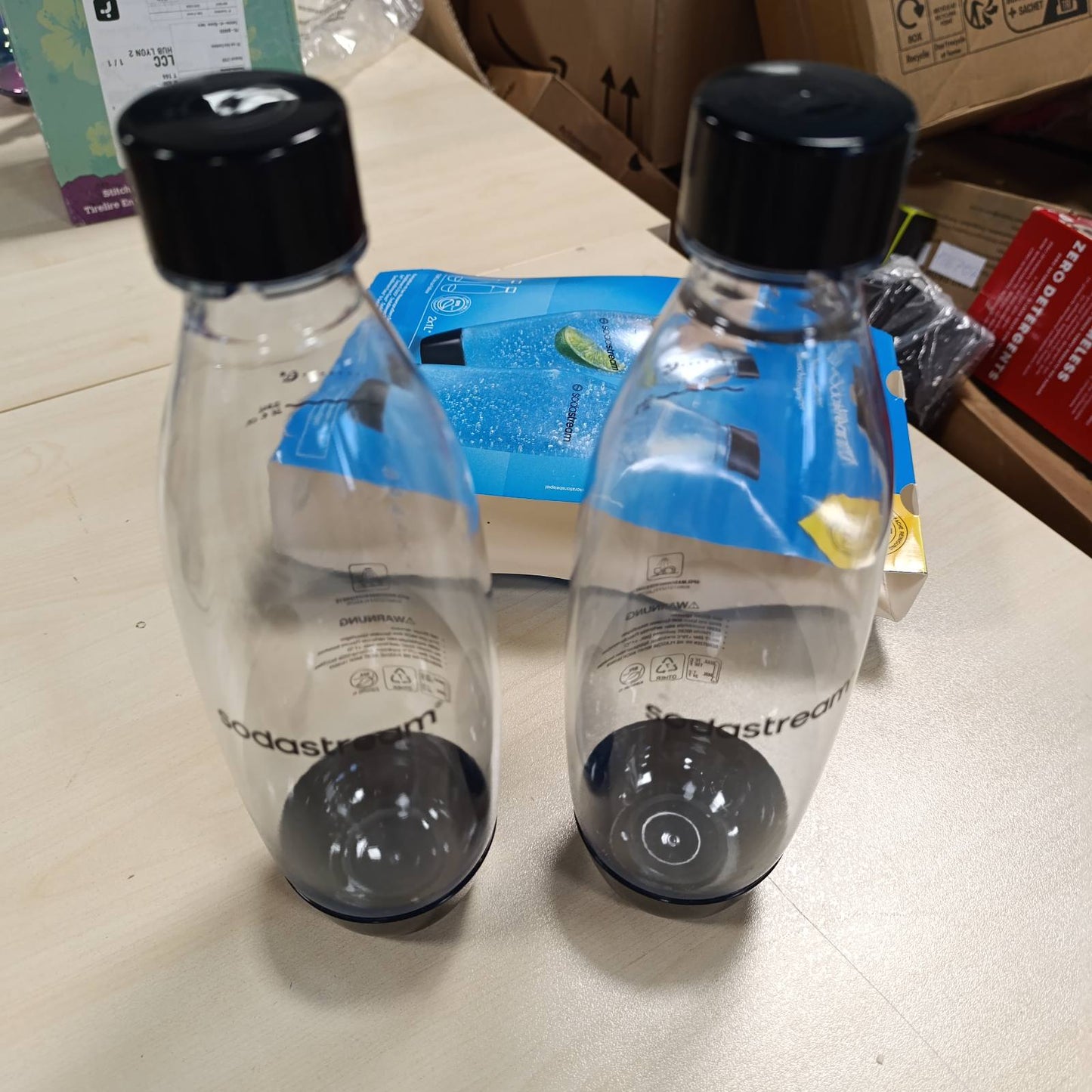 185917 - SODASTREAM - Set 2 shishe plastike FUSE 0.8L pa BPA, e zezë, të përshtatshme për lavastovilje, kompatibil me DUO, E-DUO, Terra dhe modele të tjera