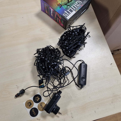 187042 - TWINKLY STRINGS, 400 LED RGB, Shirita Dritash multingjyrëshe e hartëzueshme, 32m, e kompatibël me Alexa dhe Google Home, për ambient të jashtëm dhe të brendshëm, IP44, Kontrolli nga Aplikacioni, Tel i Zi