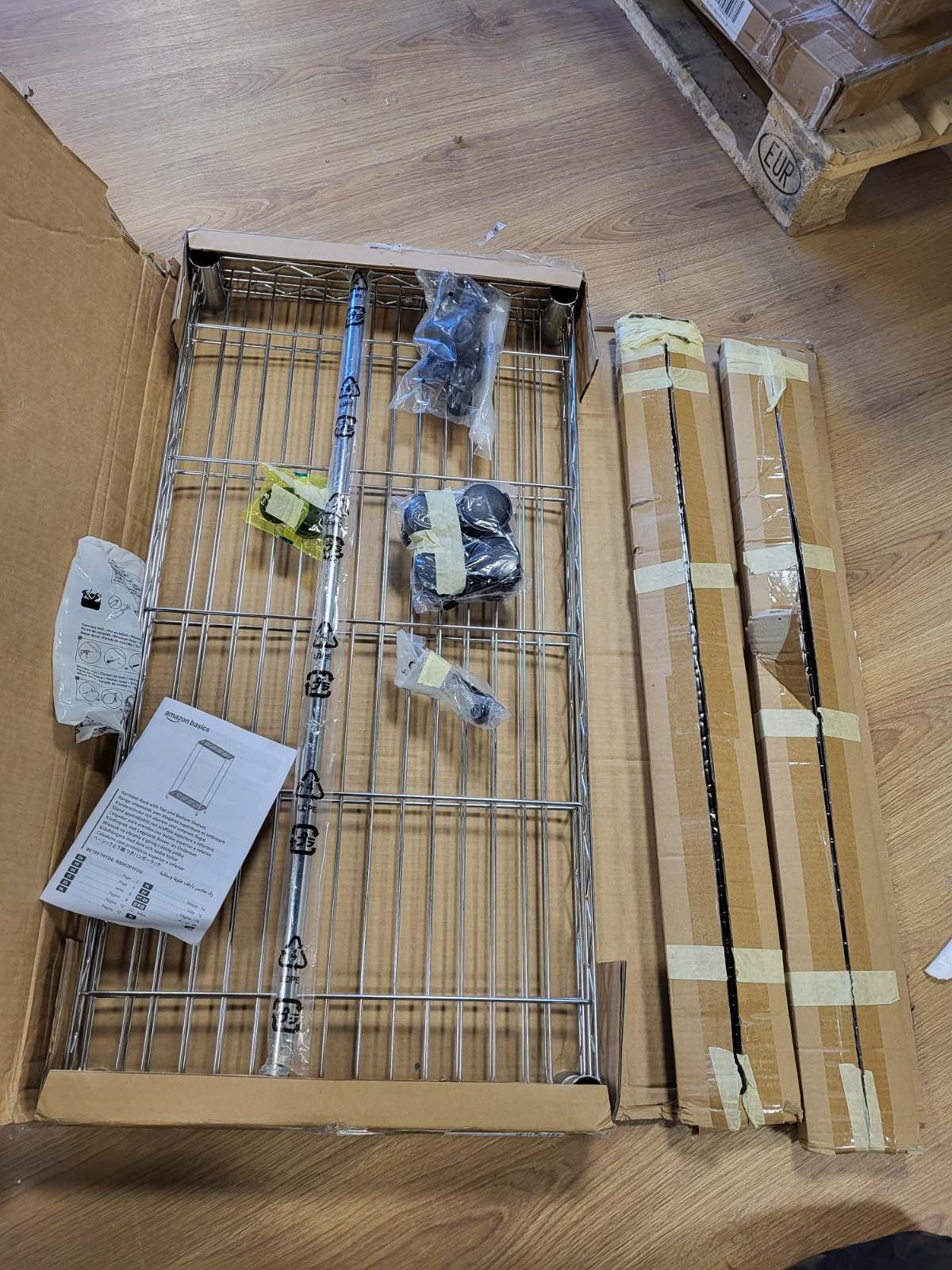 187166 - AMAZON BASICS Raft Rrobash të Dyanshëm, Material Krom - Madhësia 89x45x180cm