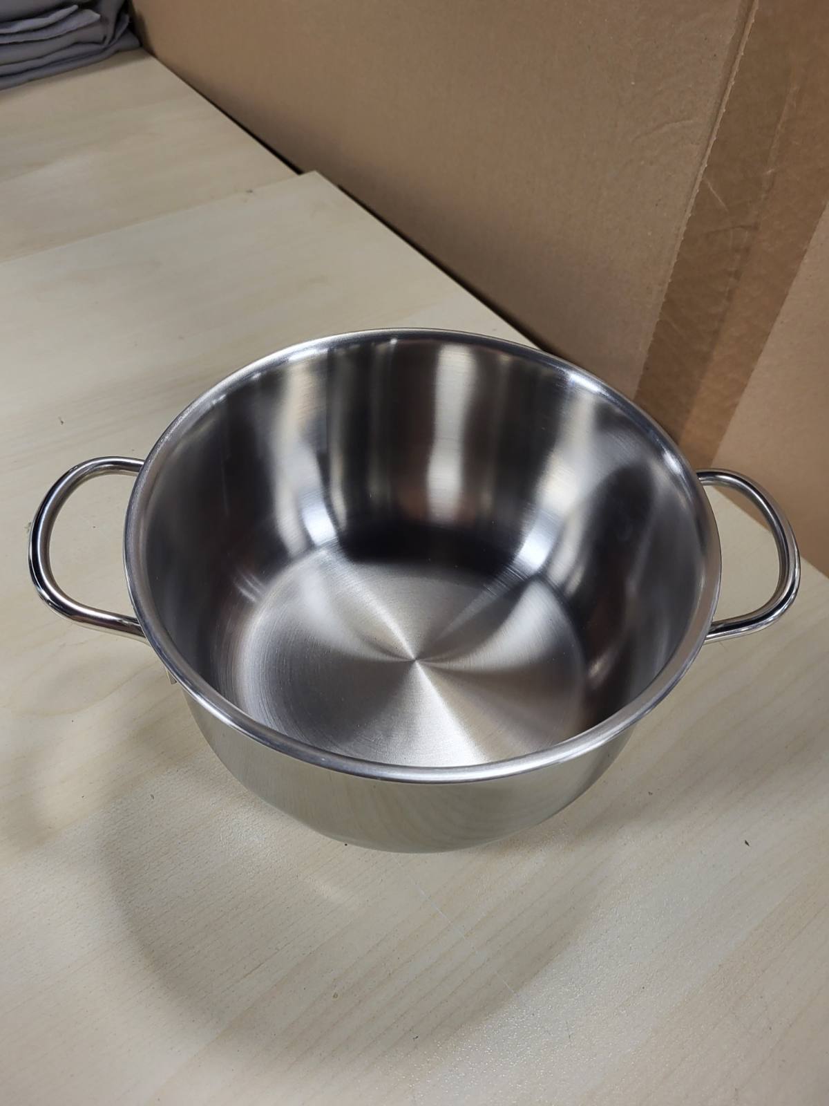 187535 - TIGAN LAGOSTINA Every Deep, Ø 18 cm, çelik inox 18/10, fund Lagoseal Plus, saten i jashtëm, doreza të gjera, i përshtatshëm për të gjitha burimet e nxehtësisë, përfshirë induksionin