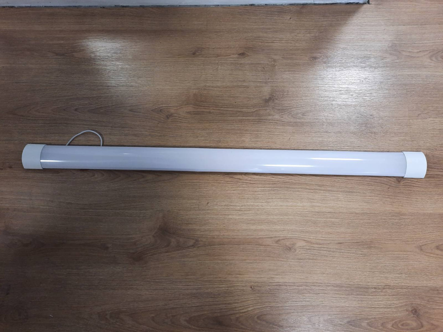 187556 - V-TAC Llambë Tavani LED Lineare 120cm - 40W me Çip Samsung - Llambë Drejtkëndëshe 4300 Lumen IP20 - e Përshtatshme për Mur, Garazh, Dyqan - Tub LED - Dritë e Bardhë e Ngrohtë 3000k