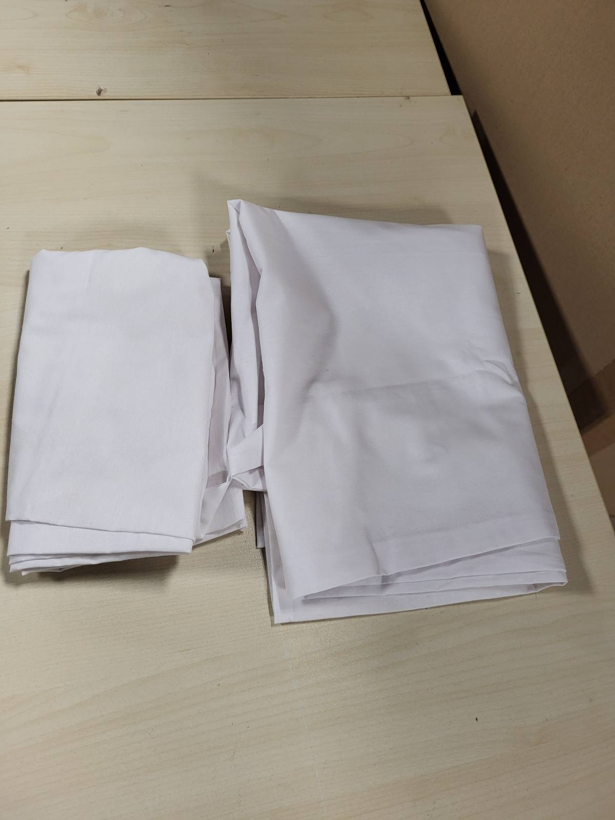 188495 - SET 2 JASTËKË - Palë mbulesash jastëkësh prej PAMBUKU 100%, të prodhuara në ITALI, mbyllje zarfi, në ngjyrë të vetme, madhësi STANDARDE 50x80cm