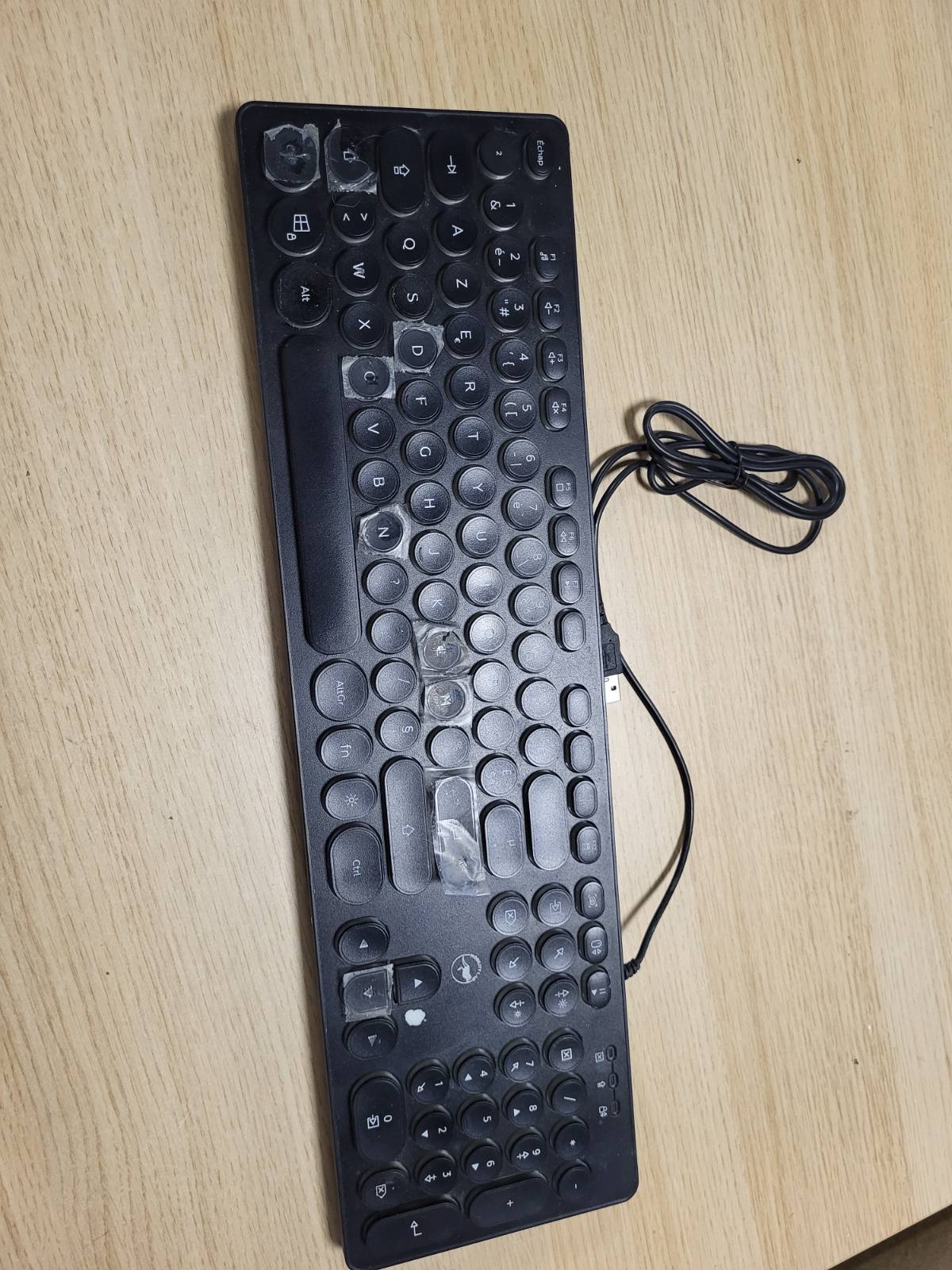189295 - MOBILITY LAB ML306858 - Tastierë e Zezë me Ndriçim nga Prapa me Tel, e Pajtueshme me PC dhe Laptop