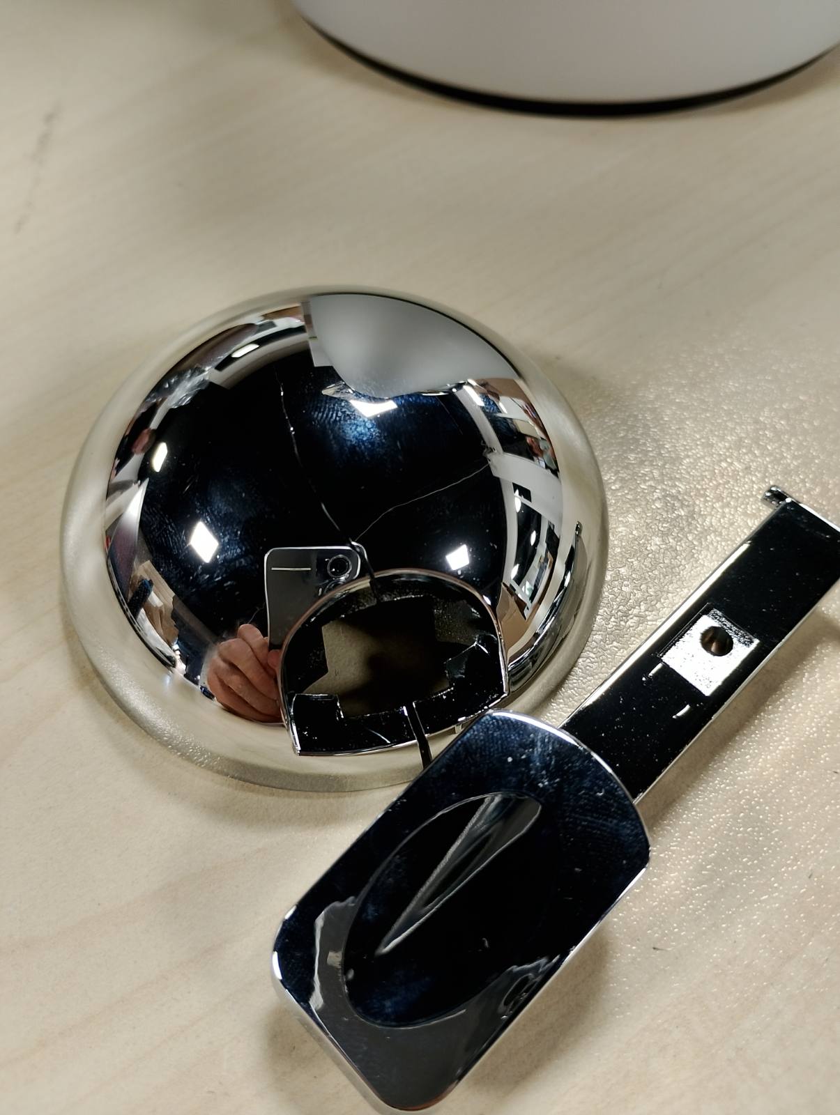195420 - ALFI SIGNO Balonë Vakumi Çeliku Inox, 1.0L, Argjend Saten, me Mbulesë Qelqi të Temperuar Higjienikisht dhe Kapak Rrotullues, Dorezë Ergonomike, Përdorim me Një Dorë, Ideal si Kafenik ose Çajnik