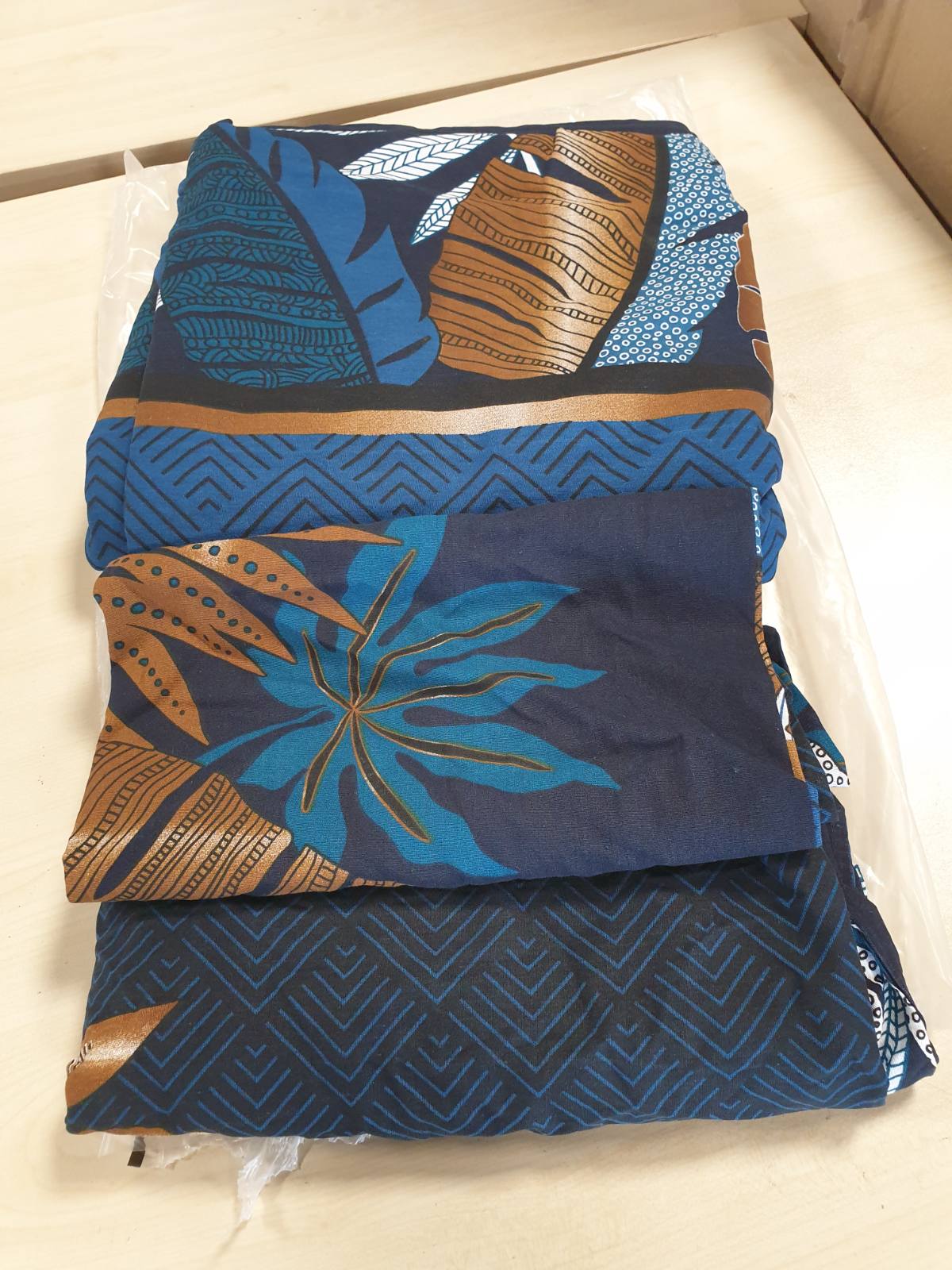 195749 - DOUCEUR D'INTÉRIEUR Komplet i Krevatit 3 Copë, Alianor Blu, 100% Pambuk, Madhësia 260 x 240 cm