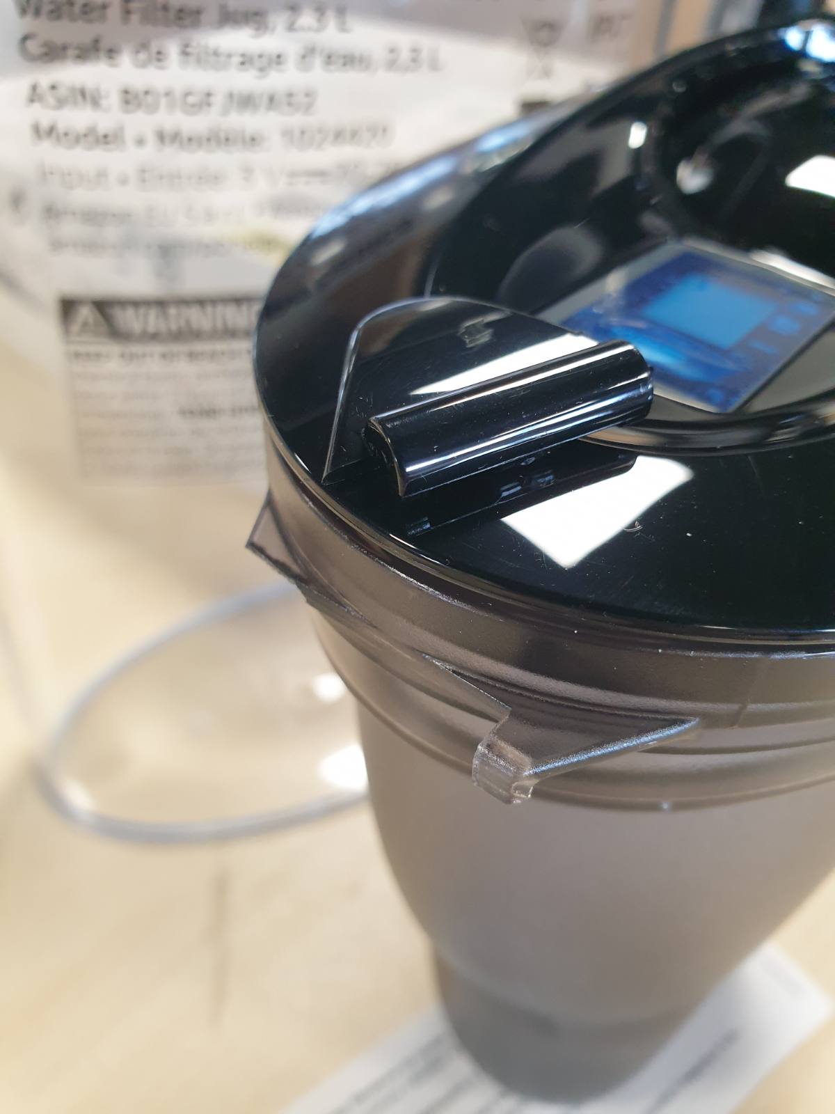 196980 - AMAZON BASICS Filtër për Ujë, Kapacitet 2.3L, Ngjyra e Zi