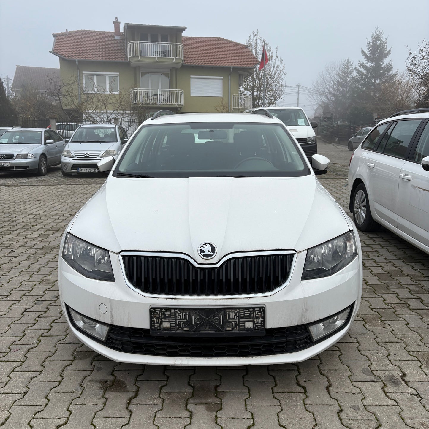 1033 - SKODA OCTAVIA COMBI OSCE 2015