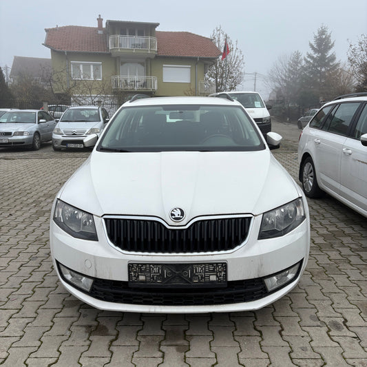 1033 - SKODA OCTAVIA COMBI OSCE 2015