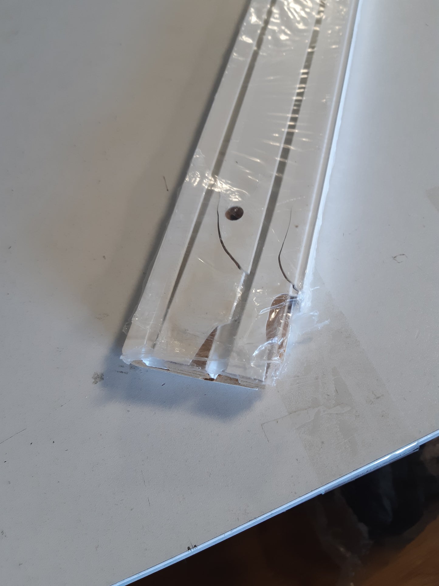 258122 - GARDINIA Shinë perdesh, plastike, e bardhë, 120 cm