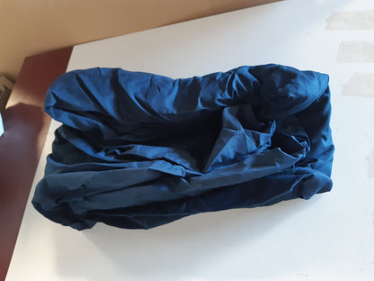 257725 - AMAZON BASICS Çarçaf i montuar me mikrofibër, Lartësia e dyshekut deri në 30 cm, 140 x 200 cm, e zezë