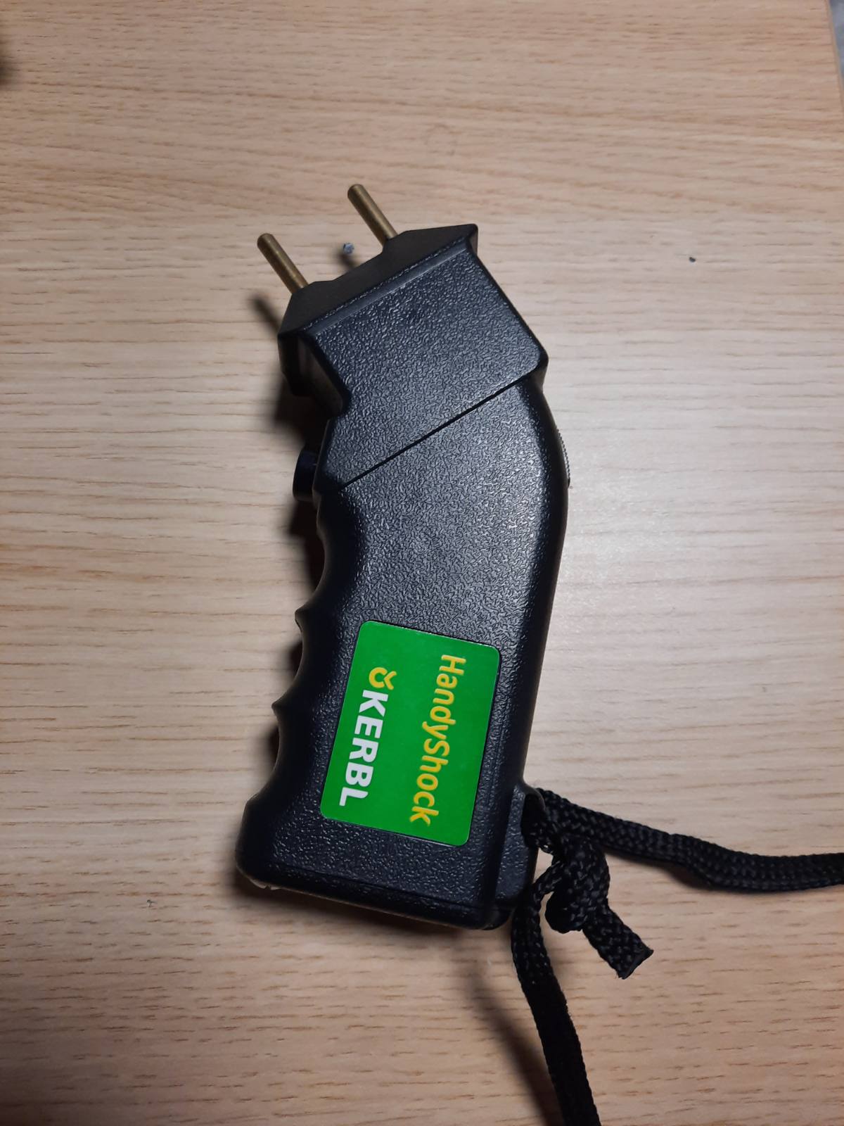 204962 - KERBL Ã‡antë dore Viehtreiber HandyShock, 16 x 8 x 2.4 cm, tension maksimal 3800 V, plastike, shumë e lehtë, 11215