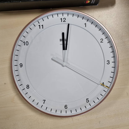208274 - BRAUN Classic, Orë Muri Analogë 30cm me Radio dhe Kontroll, Modeli BC17PW-DCF, Zonë Orare e Evropës Qendrore (DCF/GMT+1), Lëvizje e Heshtur, Në Ngjyrë Rozë dhe të Bardhë