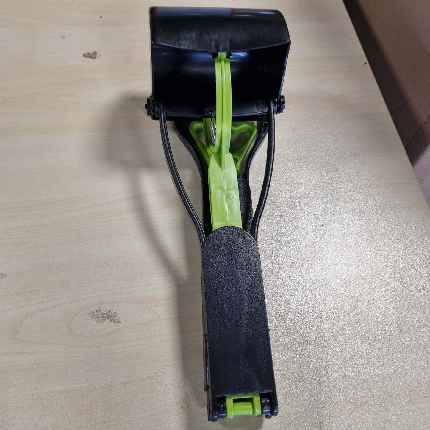208869 - CEASYDE Lugë e Madhe për Largimin e Jashtëqitjes për Qen dhe Mace, 80 cm, me Dorezë Ekstra të Gjatë dhe Kapëse, për Përdorim të Jashtëm/Brendshëm