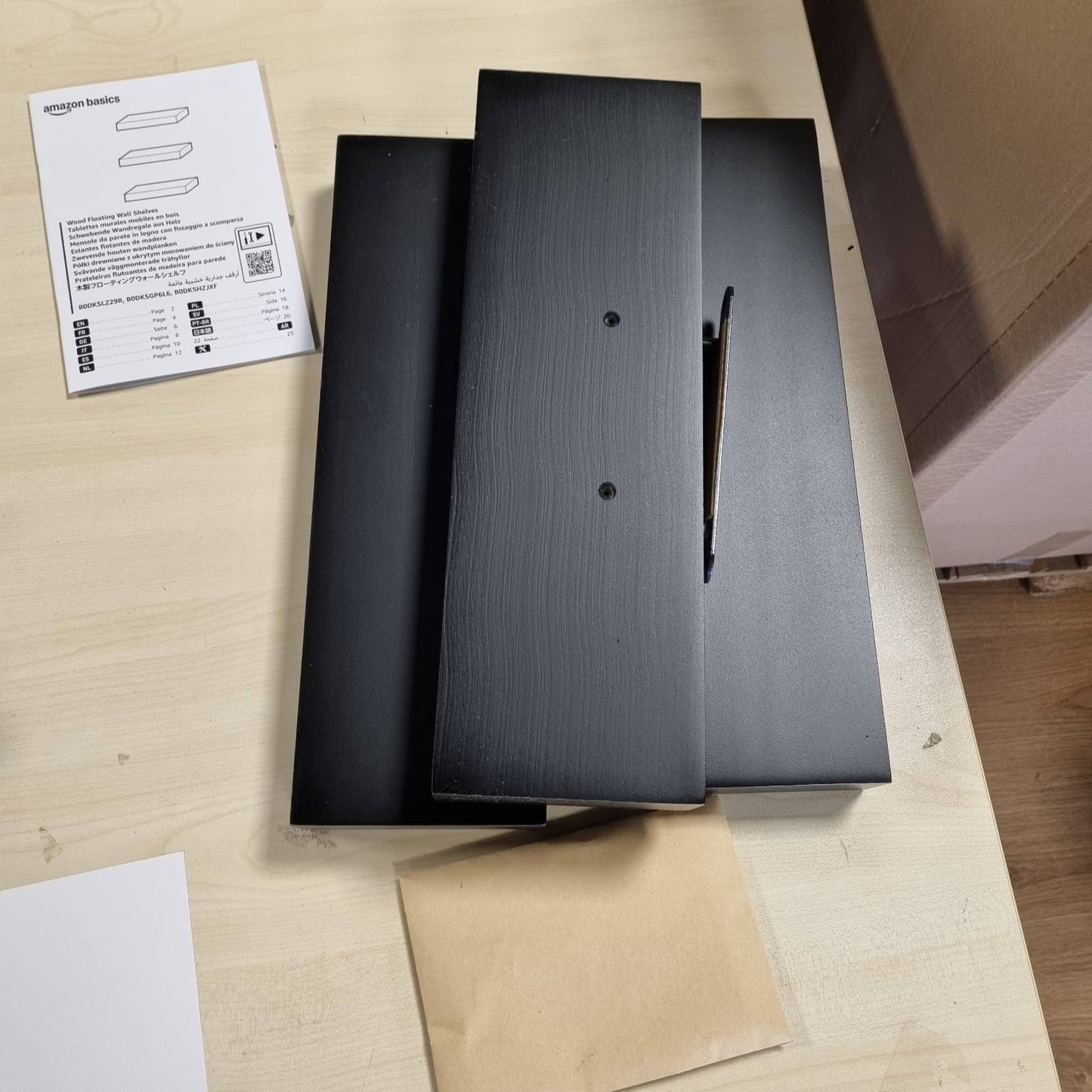 208965 - AMAZON BASICS Set me 3 Rafte Muri, Material Lundrues në Ngjyrë Të Zi, Madhësi 40.1 x 12.7 x 4.6 cm