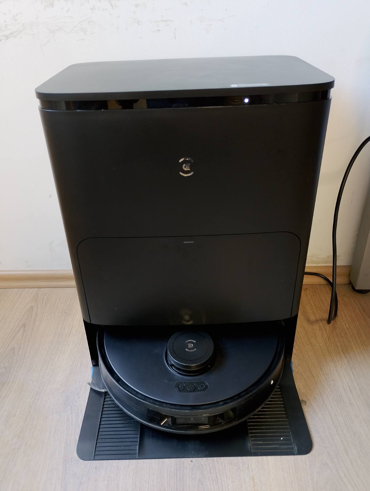 213000 - ECOVACS Fshesë me korrent robotike DEEBOT T30S PRO, 11,000 Pa, pastrim me ujë të nxehtë 70°C, bateri 6,400mAh
