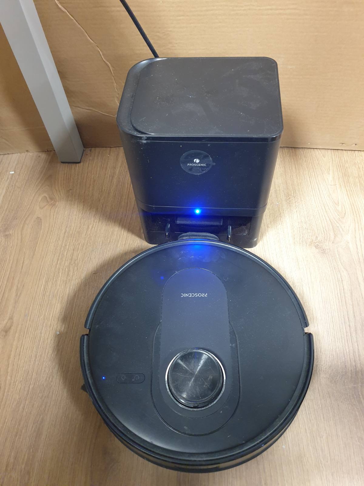 213021 - PROSCENIC Fshesë me korrent robot Q8 Max me funksion fshese, 8000Pa, 200 minuta, stacion vetë-dorëzimi, qese pluhuri 3L