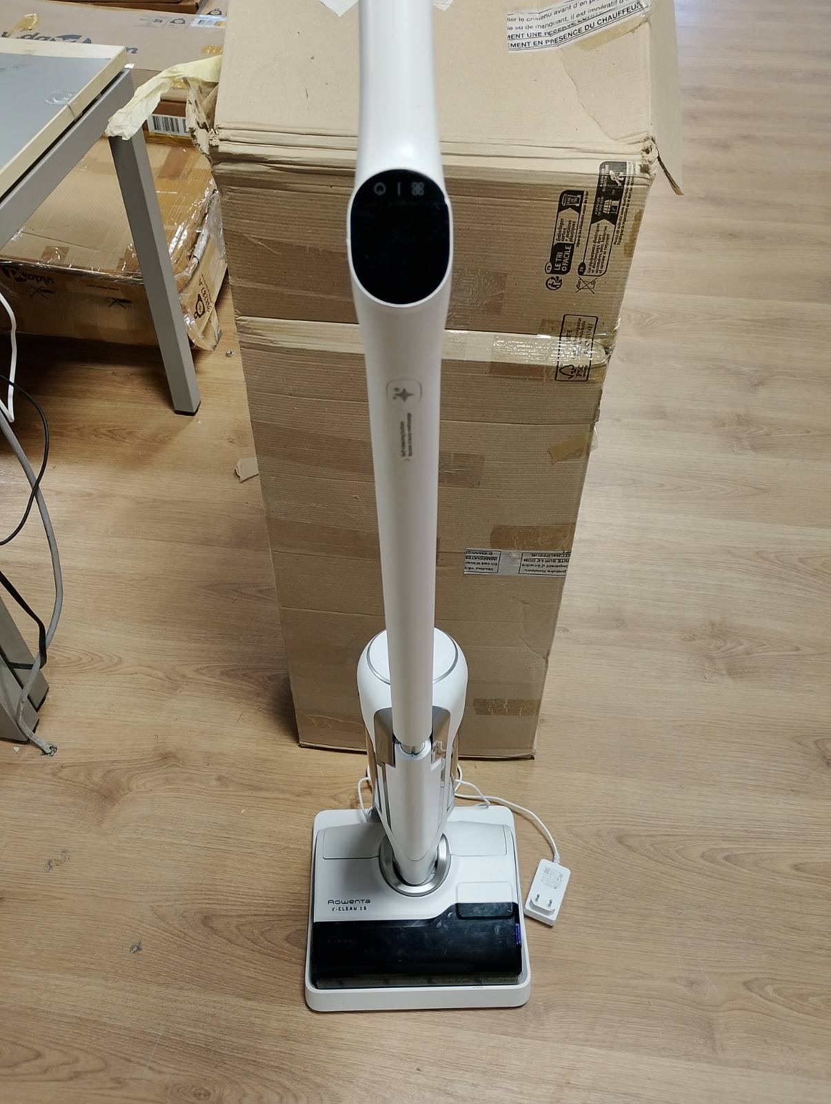 213025 - ROWENTA X-Clean 10, Pastrues Dyshemesh pa Tel, Jetëgjatësi Baterie 60 Min, Teknologji Inteligjente, Asistent Zëri, Veturë të Vetëpastrimit dhe Tharjes, Kapacitet i Dyfishtë për Lëngje të Ngurta dhe Lëngshme, Pastrim Skaje, Modeli GZ7540