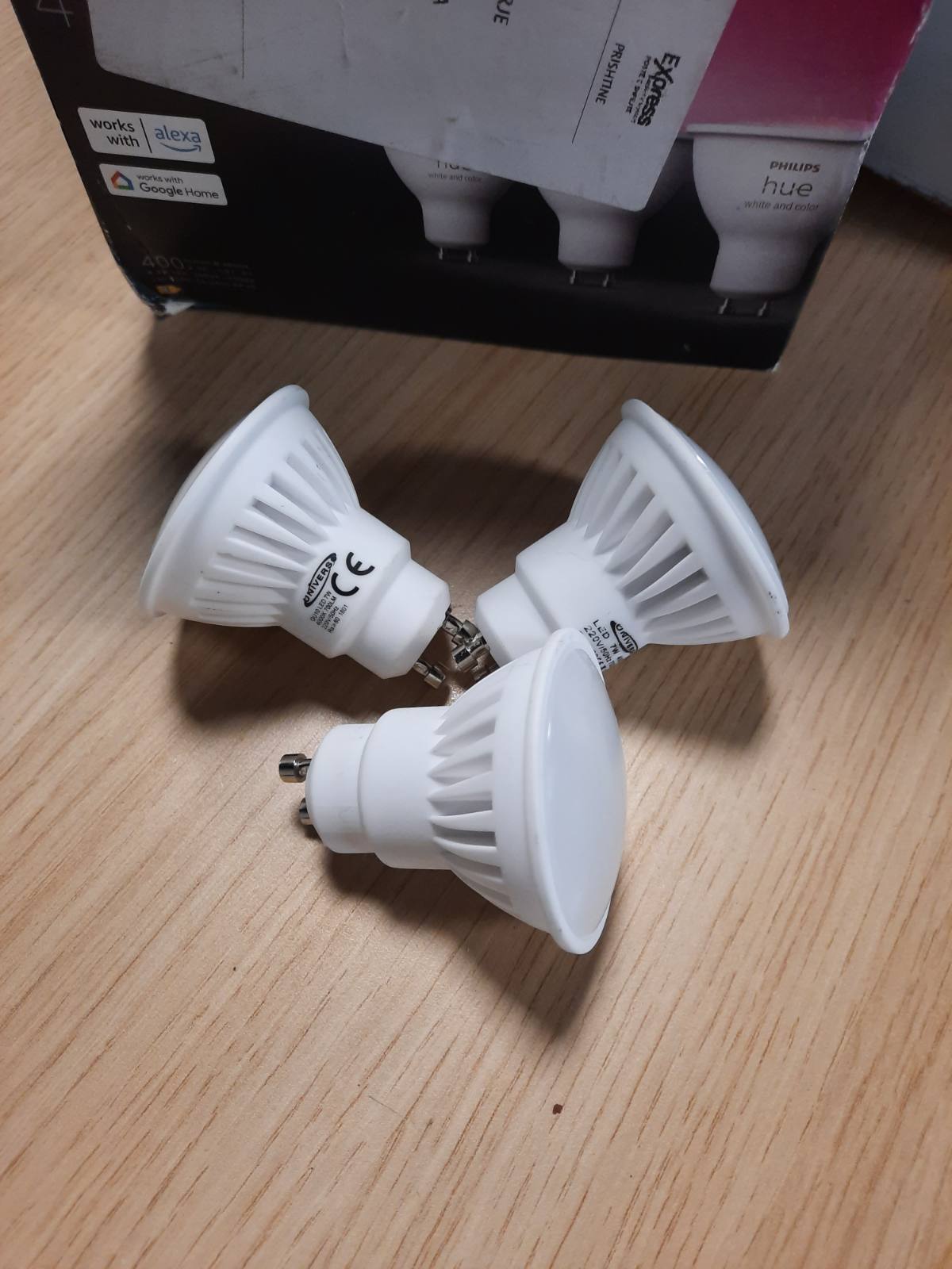 213052 - Llambë LED  3 cope për kursim të energjisë National Lighting 7W SMD GU10, me ndriqim të zbehtë (dimmable), dritë e ngrohtë e bardhë, kënd 60 gradë, 550 lumen